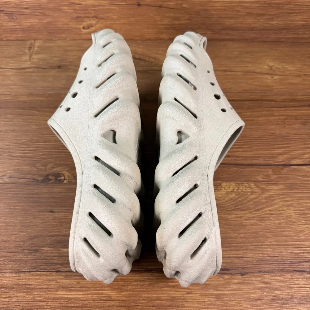 CROCS Echo Slide Sandals Women’s Size 10‎ Slip-On Shoes